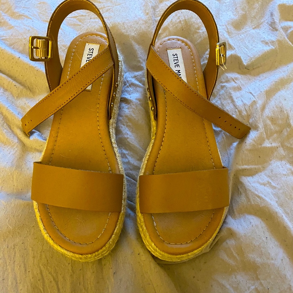 Tab Steve Madden Sandals